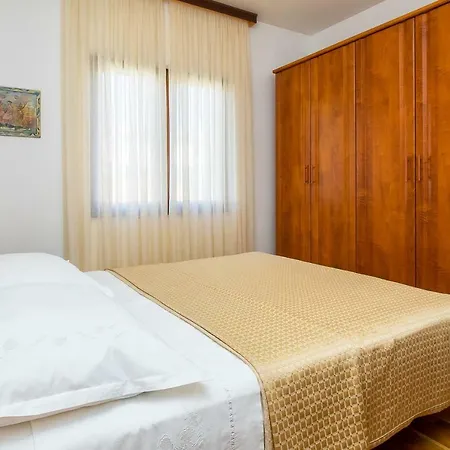 Apartment Olivera Trogir Exterior photo
